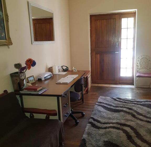 膳宿费 Karoo Manor Guesthouse And Restaurant