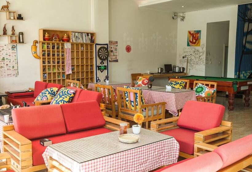 Shangrila Free Life Youth Hostel