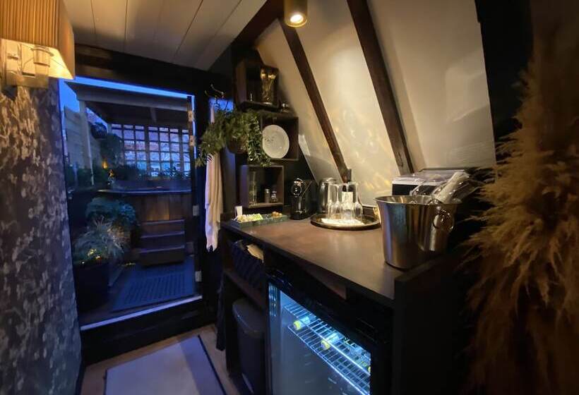 צימר The Enlightened House Luxury Suites