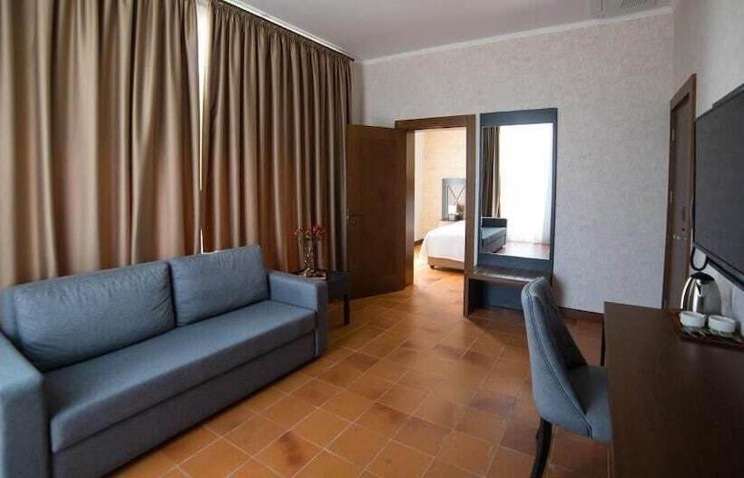 هتل Chateau Kvirike