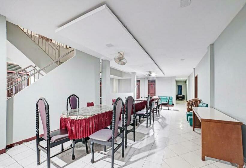 فندق Oyo 90487 Wisma Kuta Karang Baru