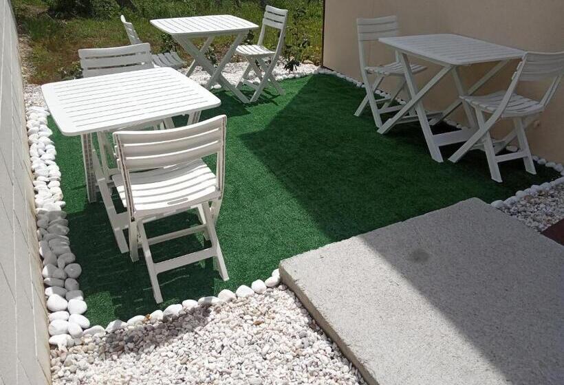 پانسیون Guest House Clarevar