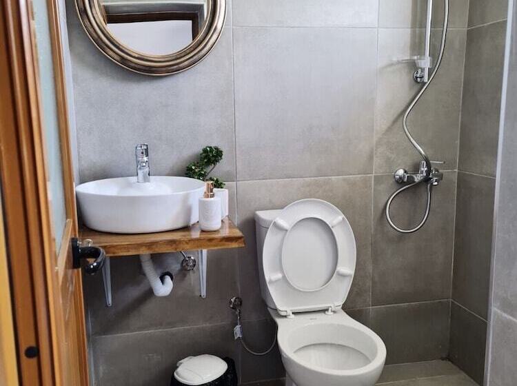بنسيون Guesthouse Shtëpia Ime