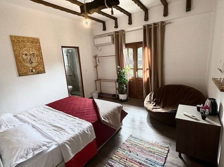بنسيون Guesthouse Shtëpia Ime
