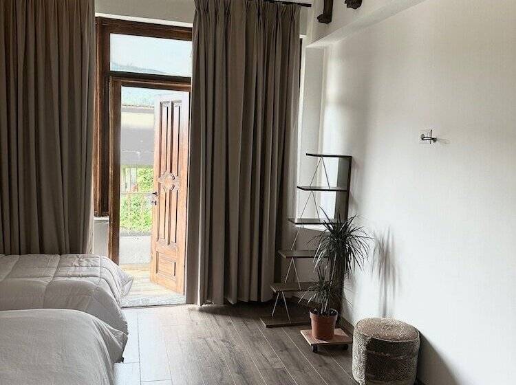 بنسيون Guesthouse Shtëpia Ime
