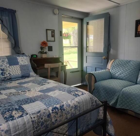 Serenity Motel