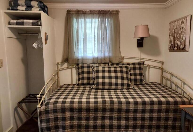 Serenity Motel