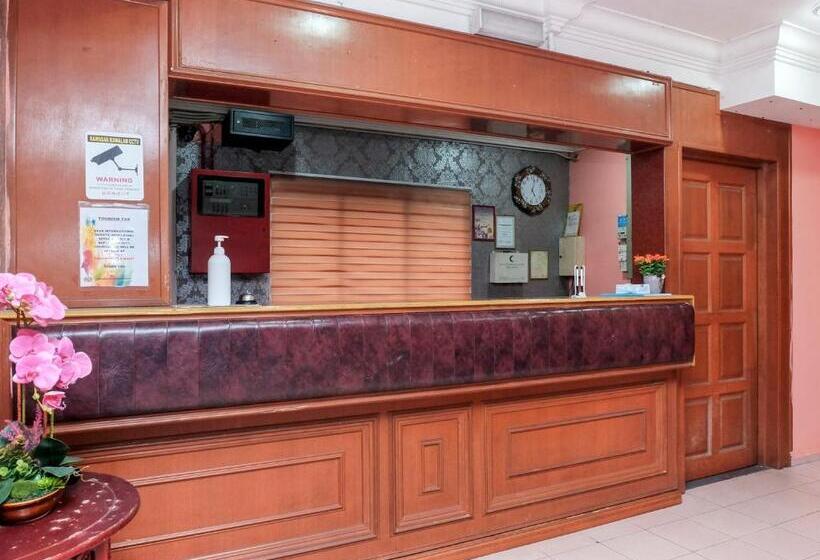 酒店 Oyo 90167  Tiara
