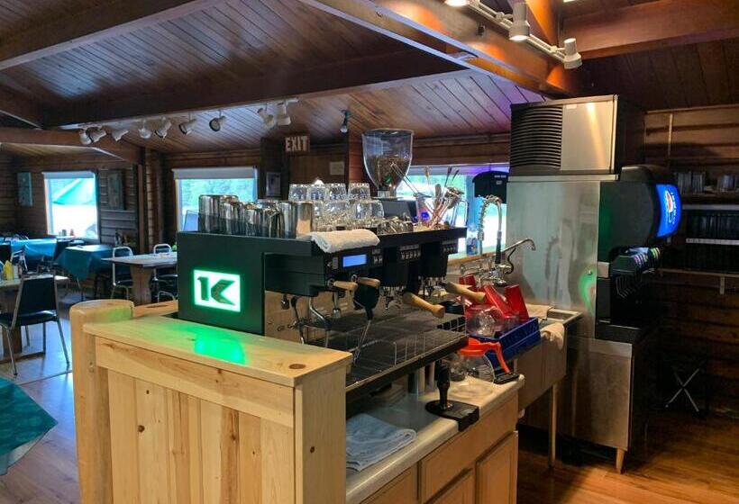 Общежитие Glacier Haven Inn