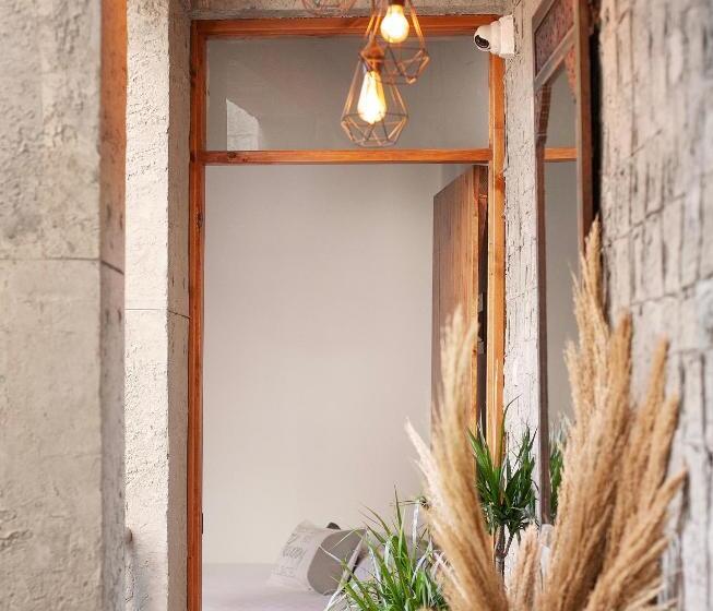 تختخواب و صبحانه The Iskemleci Guest House