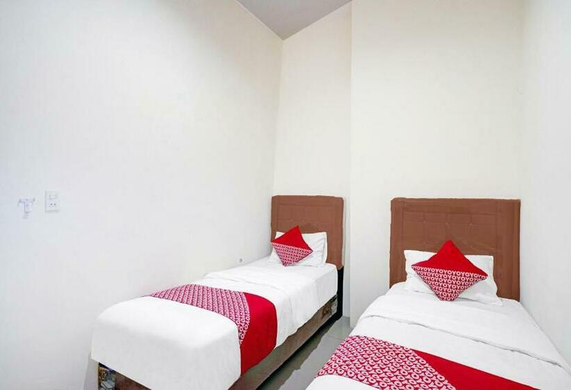 هتل Reddoorz At Jalan Stm Medan 2