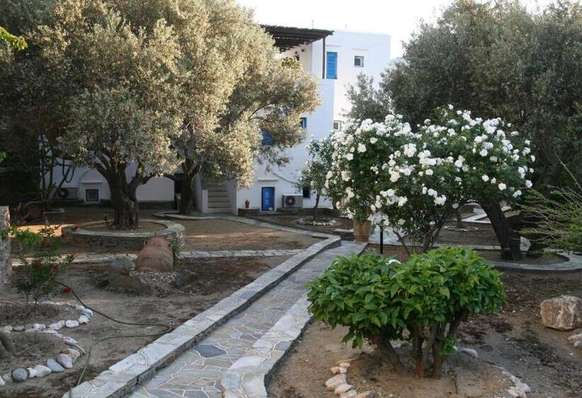 Alexandros Hotel