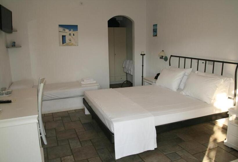 Alexandros Hotel