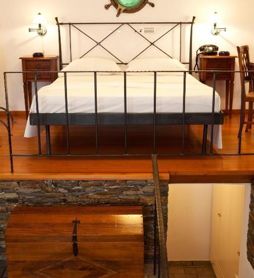 Alexandros Hotel