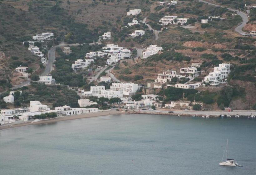 Alexandros Hotel
