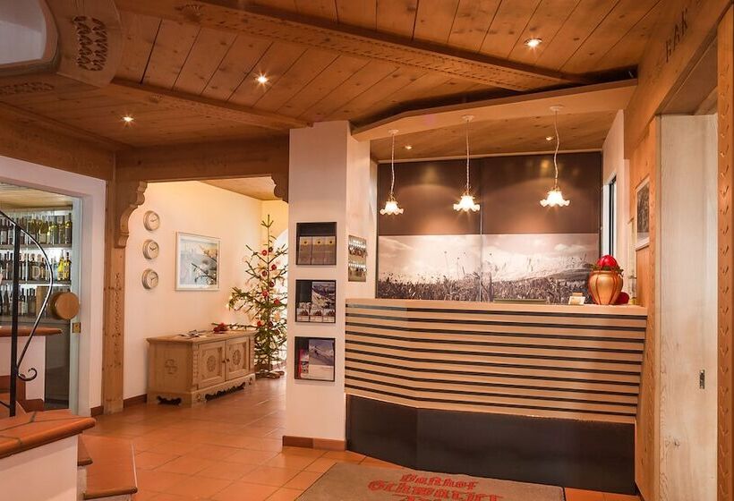 Hotel Adler Carezza