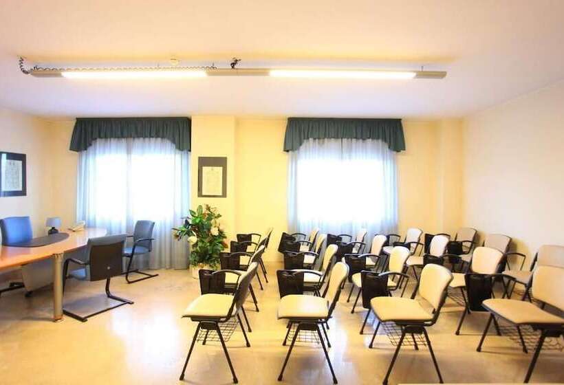 בית מלון כפרי Altea Suites