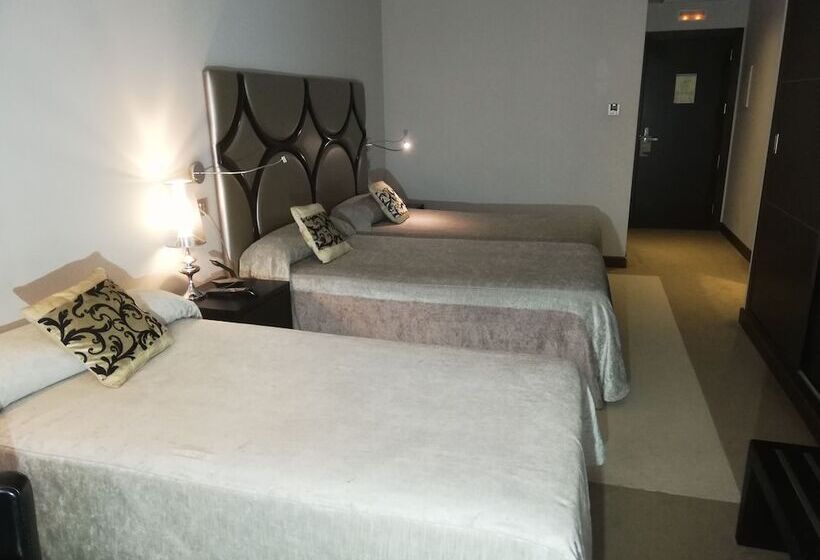 هتل Silken Axis Vigo