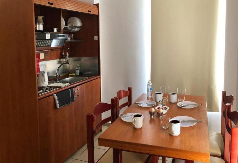 هتل Caravel Apartment