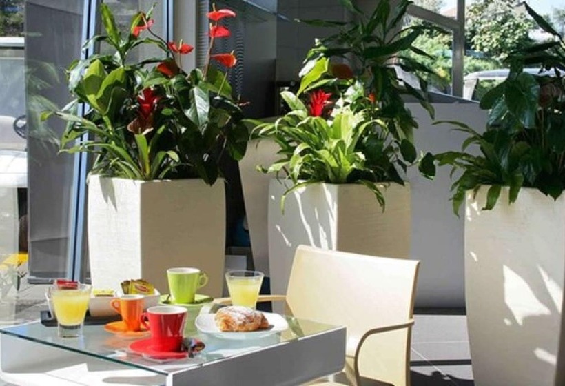 هتل Ibis Styles Catania Acireale