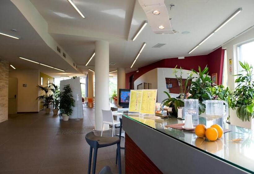 هتل Ibis Styles Catania Acireale