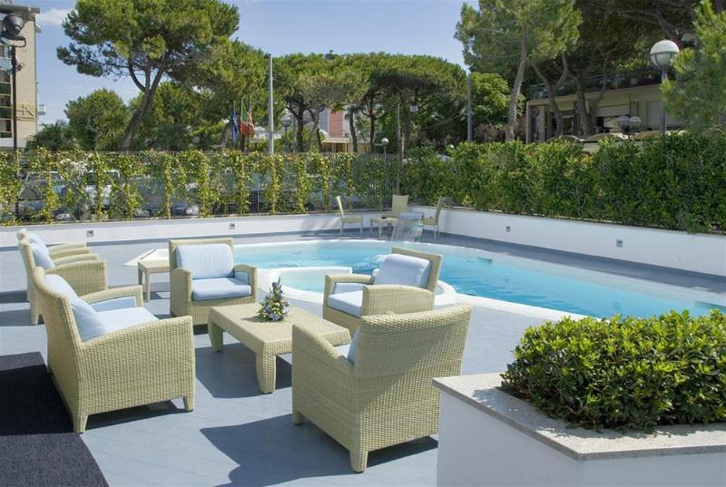هتل Mercure Rimini Lungomare