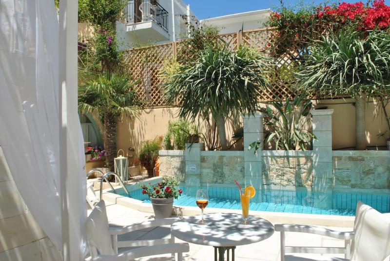 فندق Mythos Suites Boutique