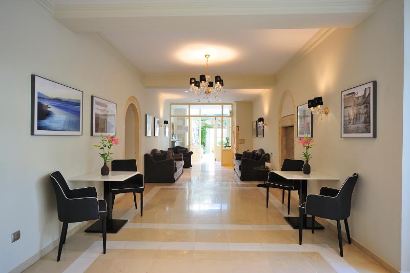 فندق Mythos Suites Boutique