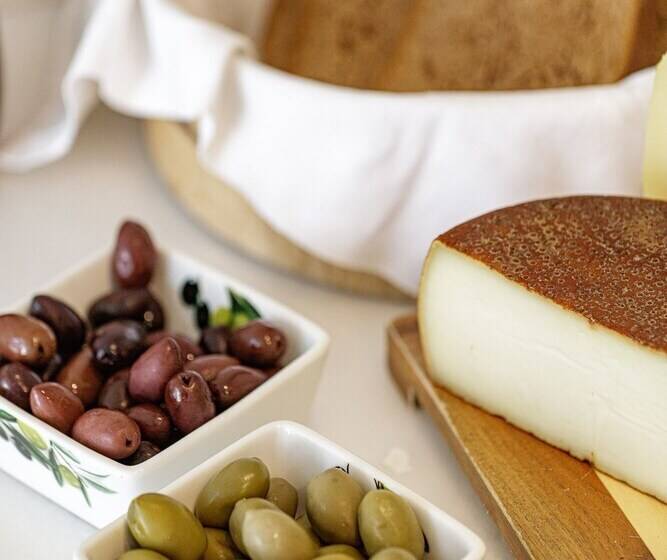 فندق Mythos Suites Boutique