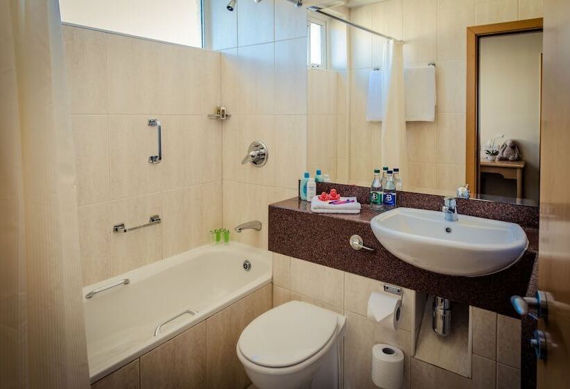 Отель Rochestown Lodge