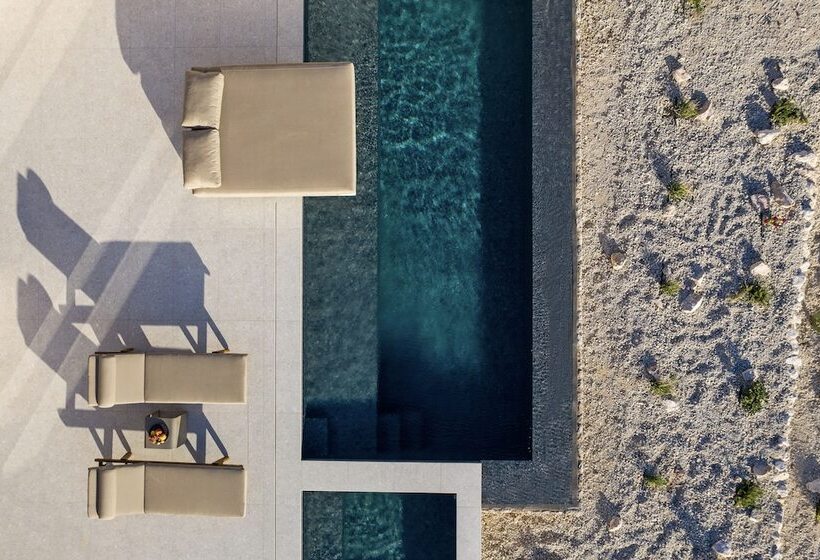 Santorini Sky, Luxury Resort