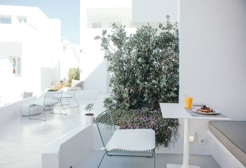 هتل Akra Suites & Spa