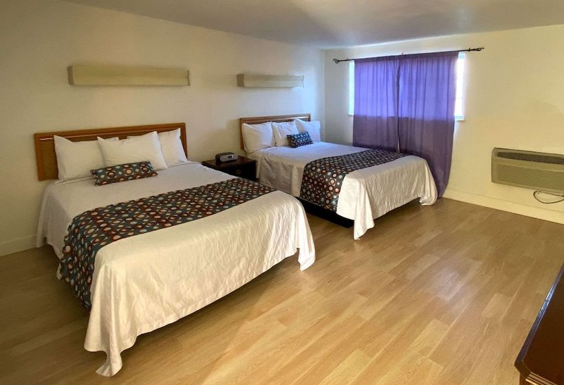 모텔 Rodeway Inn