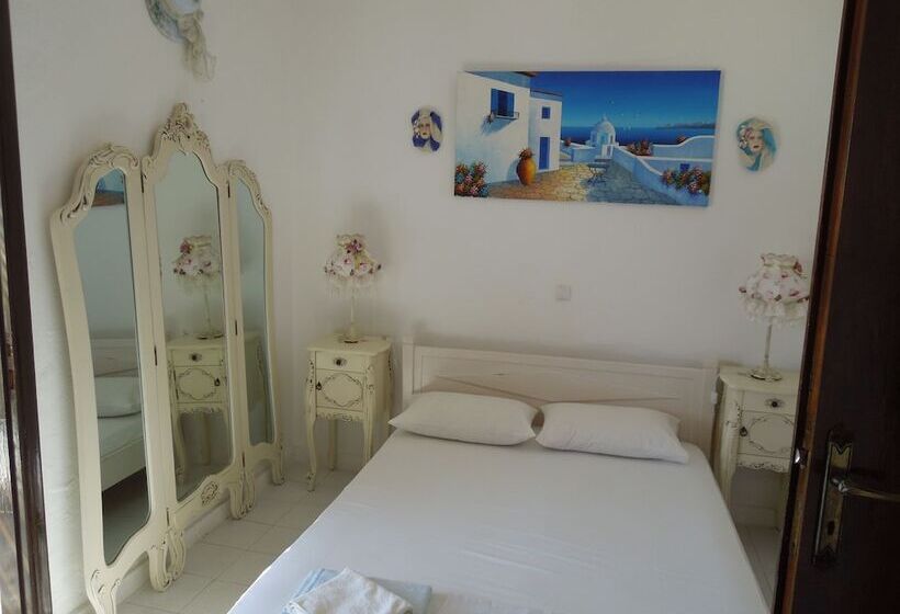 Albatross Hotel