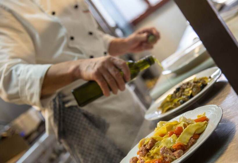 فندق Agriturismo Giuncola E Granaiolo