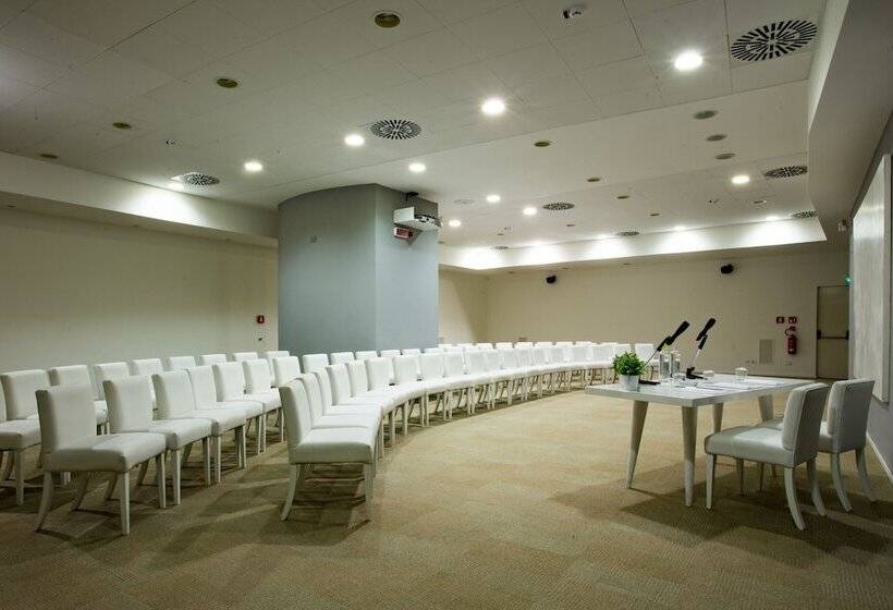 Отель Argentario Golf & Wellness Resort, Autograph Collection