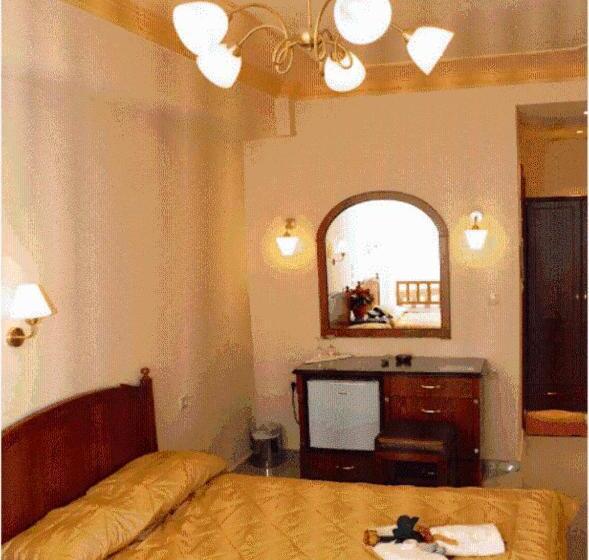 فندق Avra