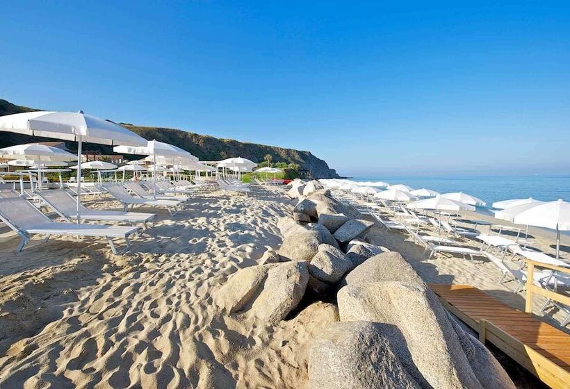 Отель Capovaticano Resort Thalasso Spa
