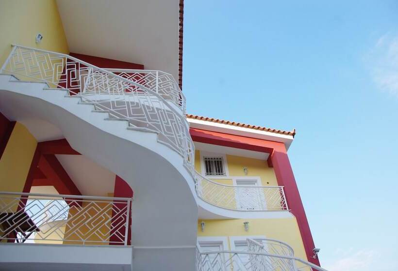酒店 Irida Beach Resort Suites