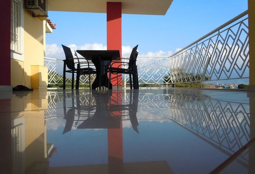 酒店 Irida Beach Resort Suites