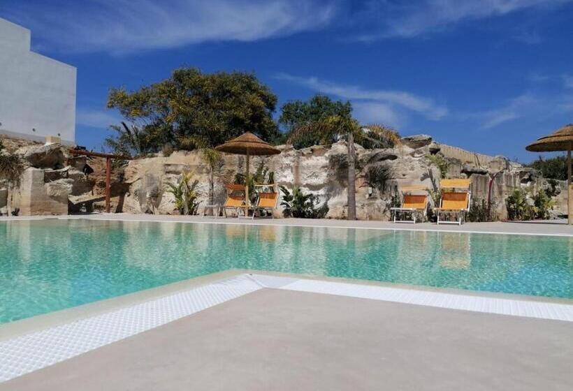 هتل L'oasi Villaggio Albergo