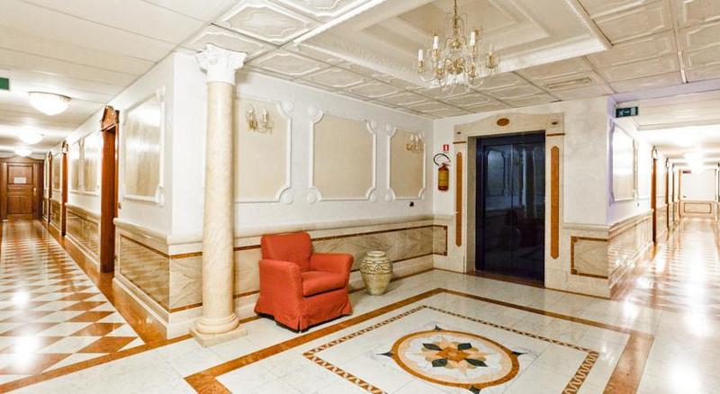 בית מלון כפרי Mariano Iv Palace