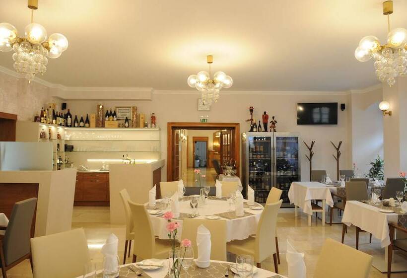 هتل Prince De Ligne