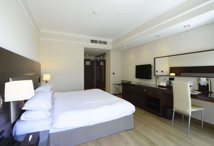 هتل Ramada By Wyndham Downtown Beirut