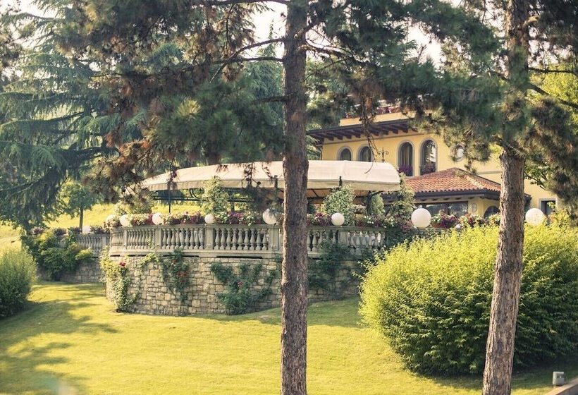 فندق Relais Chateaux Da Vittorio