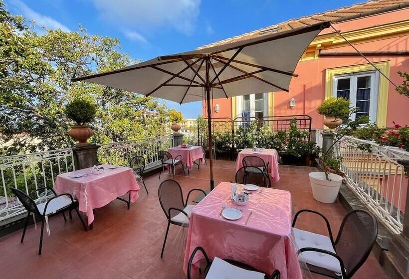 فندق The Secret Garden Relais