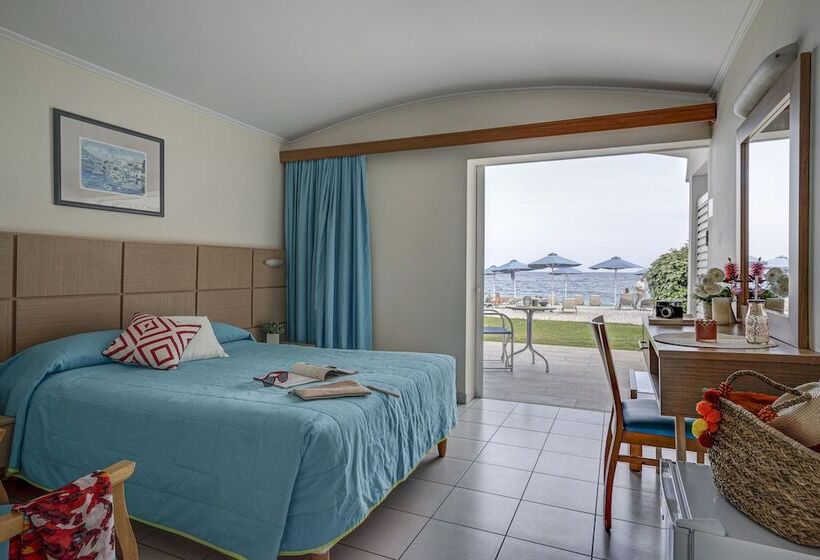 Kinetta Beach Resort And Spa