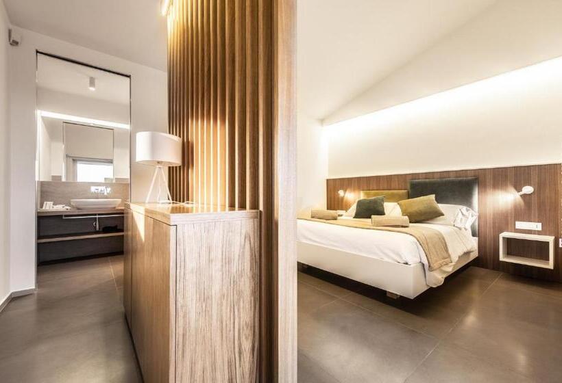 펜션 Montepetrosu Charming House