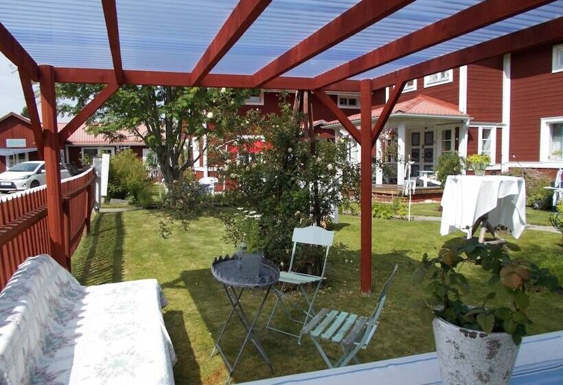 تختخواب و صبحانه Chinova Mötesgård