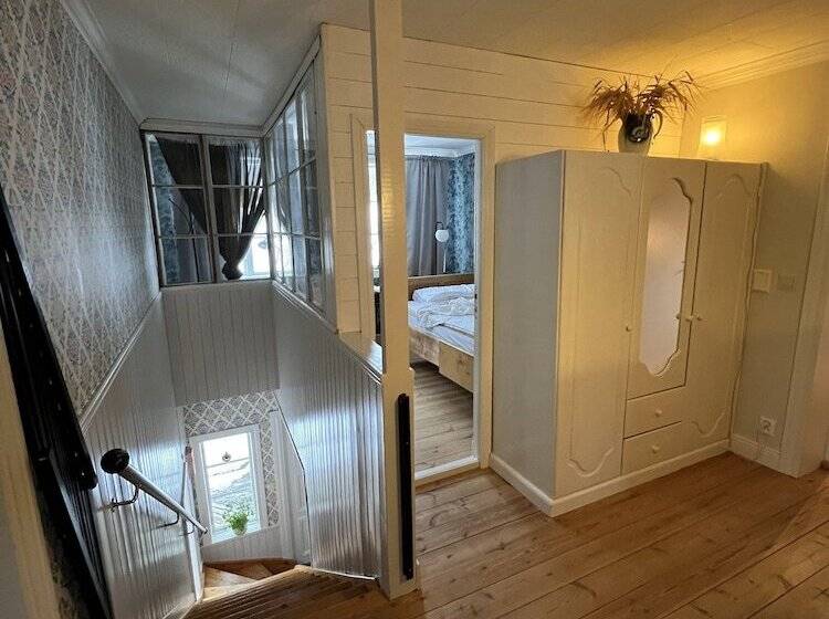 تختخواب و صبحانه Chinova Mötesgård